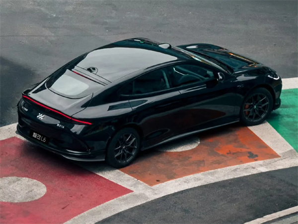 誰在黃金海岸，誰在烽煙彼岸