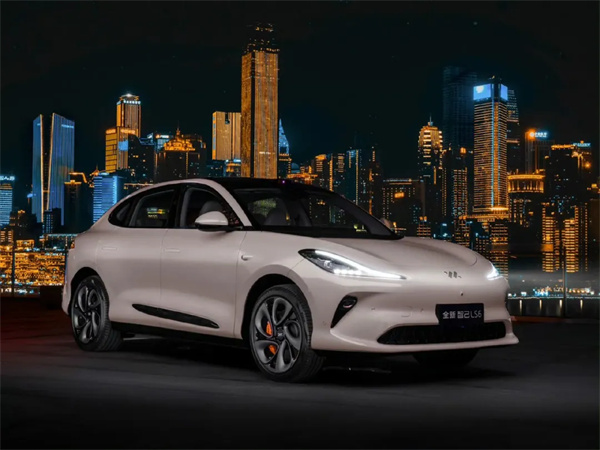 誰在黃金海岸，誰在烽煙彼岸