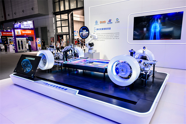 上汽“業(yè)績+技術+改革”三箭齊發(fā) 突破領跑智電時代