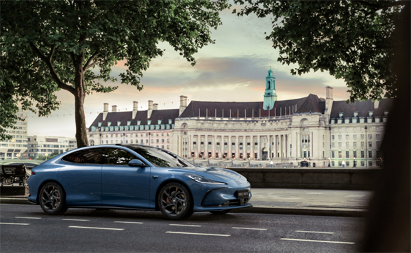 爆款產(chǎn)品不斷：上汽集團，長期主義不是“慢”