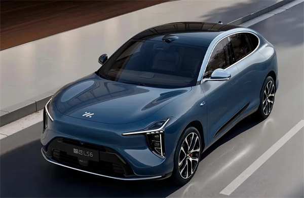 剛過去的一個月 上汽啟幕了一場聲勢浩大的產(chǎn)品和技術的密集發(fā)布