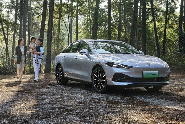 上汽看到了下一個(gè)十字路口