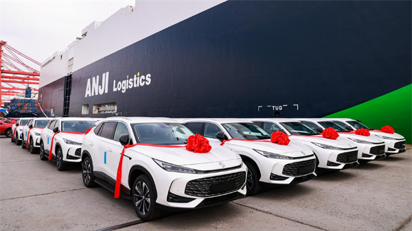 四維裂變重構增長邏輯，上汽亮出頭部車企轉型進化新樣本