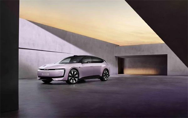 四維裂變重構增長邏輯，上汽亮出頭部車企轉型進化新樣本