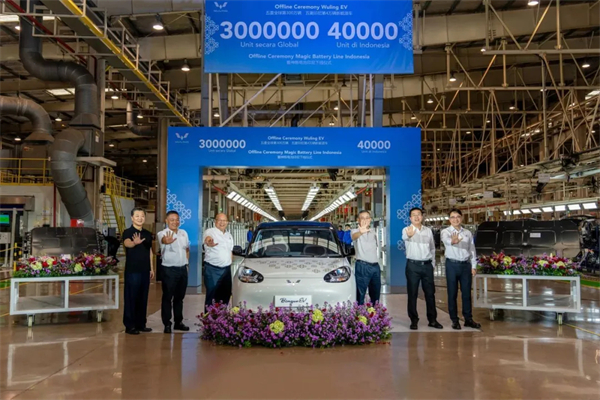 諸神亂戰(zhàn)下，上汽以厚度重塑"老大"擔當