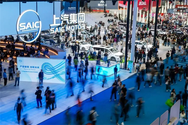 五指成拳，六連升！上汽穩(wěn)控方向盤