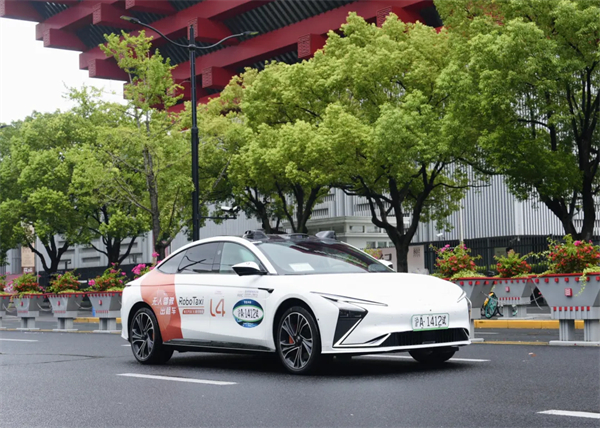 斬獲兩張L4級(jí)“滬牌”，上汽為什么成為世界人工智能大會(huì)收獲最多的企業(yè)？