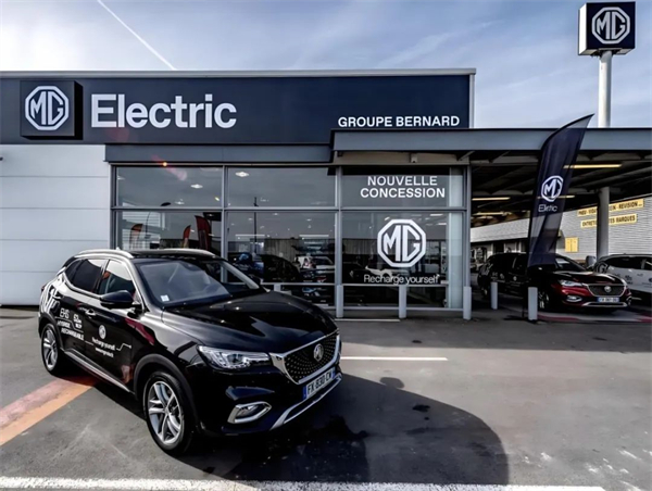 上汽用半年時間，展現(xiàn)出中國汽車“頭雁”的變革偉力