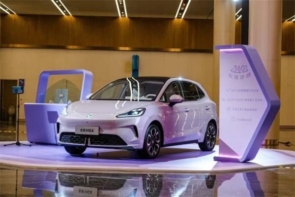 現(xiàn)在的上汽，不僅在增長的快車道上，更在智能電動時代的正中心，重新掌握了市場核心話語權(quán)。