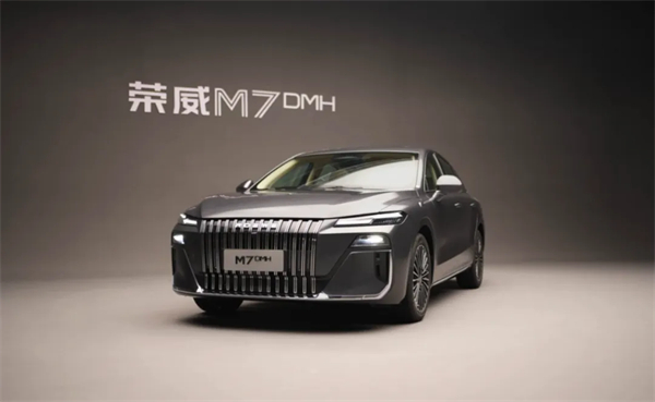 現(xiàn)在的上汽，不僅在增長的快車道上，更在智能電動時代的正中心，重新掌握了市場核心話語權(quán)。