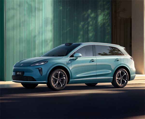 “內(nèi)核”超穩(wěn)的上汽，帶著行業(yè)老大的氣勢回歸