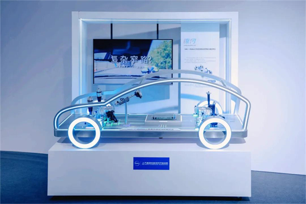 上汽聯(lián)手華為：既是中國(guó)汽車的命運(yùn)共同體，更是浩蕩的供給側(cè)改革