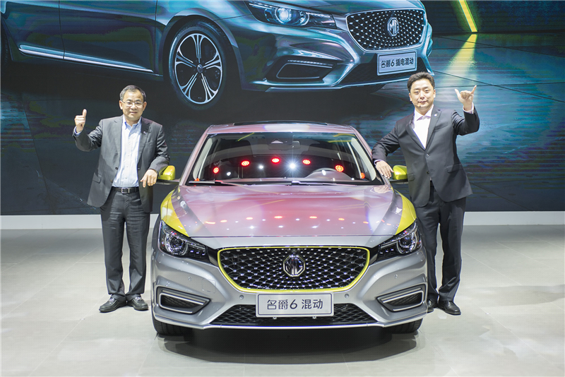 “豪華互聯(lián)網(wǎng)新能源轎跑”帶著一大波“爵不將就”的MG名爵新能源車向你靠近