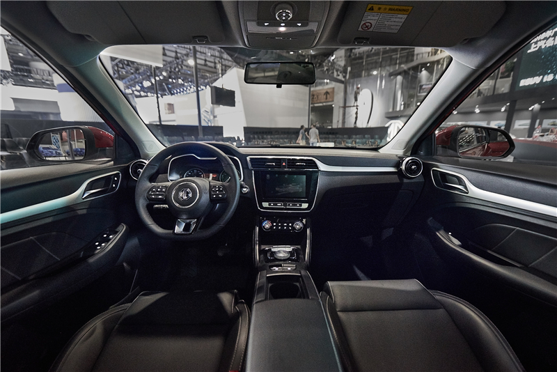 名爵ZS純電動(dòng)廣州車展首秀 采用歐洲標(biāo)準(zhǔn)的純電動(dòng)新能源車最吸睛