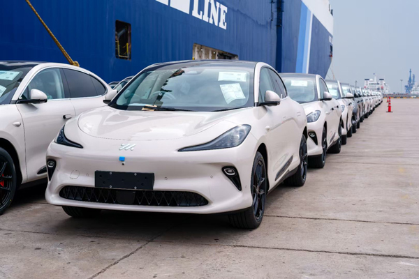 智己全新LS6海外版IM6啟航泰國(guó)