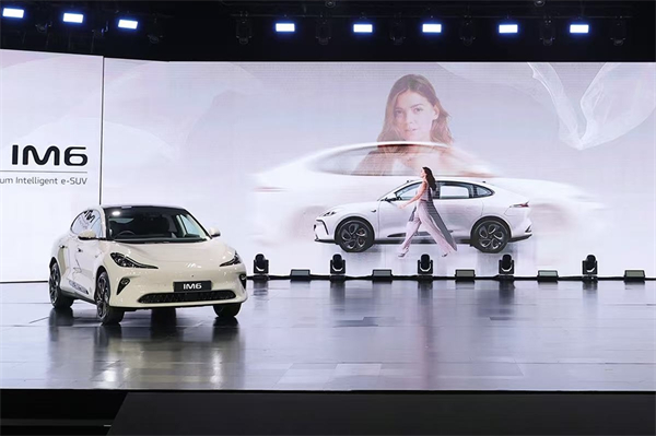 上汽智己LS6海外版IM6正式在泰國上市