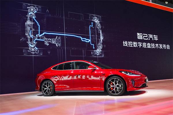 智己汽車發(fā)布線控數(shù)字底盤技術(shù)，今年下半年率先量產(chǎn)上車線控底盤 開啟“具身智能”新時代