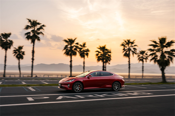 智己汽車發(fā)布線控數(shù)字底盤技術(shù)，今年下半年率先量產(chǎn)上車線控底盤 開啟“具身智能”新時代