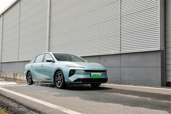 7.98萬起！榮威純電D6上市，A+級市場迎來“價值王者”