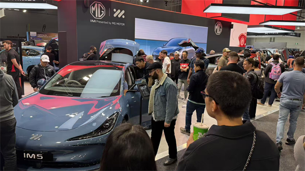 智己汽車正式登陸澳大利亞，雙車閃耀墨爾本車展