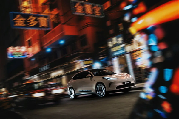 智己汽車重磅登陸香港市場，6系雙車同步上市