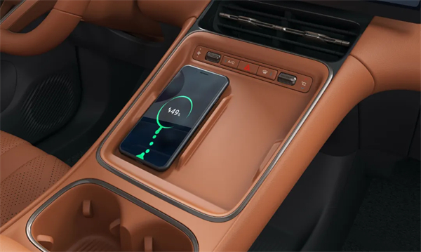 置換補(bǔ)貼價(jià)8.98萬元起！五菱星光S 2025款正式上市，以「大快好省」打造全場景家庭出行體驗(yàn)！