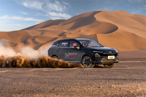 置換補(bǔ)貼價(jià)8.98萬元起！五菱星光S 2025款正式上市，以「大快好省」打造全場景家庭出行體驗(yàn)！