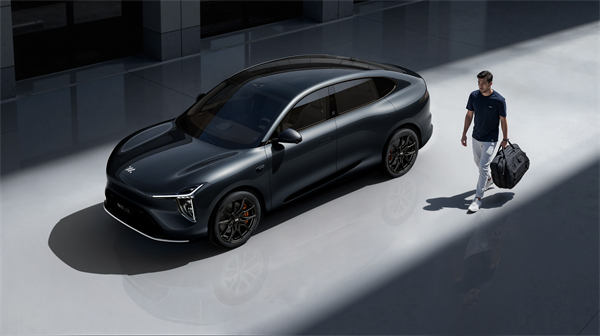 新一代智己LS6預(yù)售驚爆價20.99萬起 首搭劃時代“恒星”超級增程，撼動大五座SUV市場格局