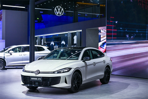 全新凌渡L 11.99萬(wàn)元起正式上市 油車(chē)個(gè)性化之選來(lái)了！