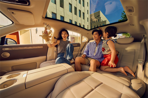 19.79萬元起！新一代智己LS6震撼上市 斷代領(lǐng)先，誠意拉滿，成就20萬級大五座智能SUV市場最強爆品