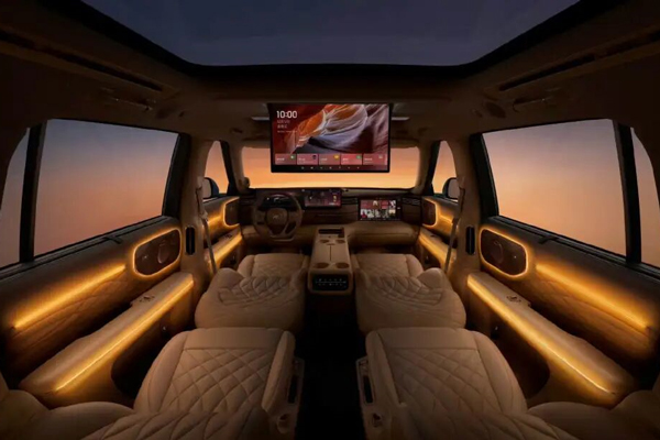 智己拼了！能洗澡還帶地暖的旗艦，32.28萬開賣