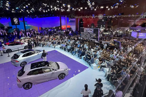 上汽集團(tuán):以創(chuàng)新驅(qū)動變革 以用戶定義價值