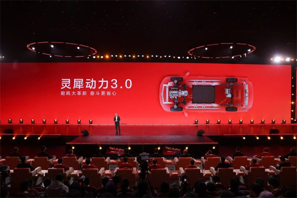 四十載風(fēng)雨共途 五菱為奮斗者開路