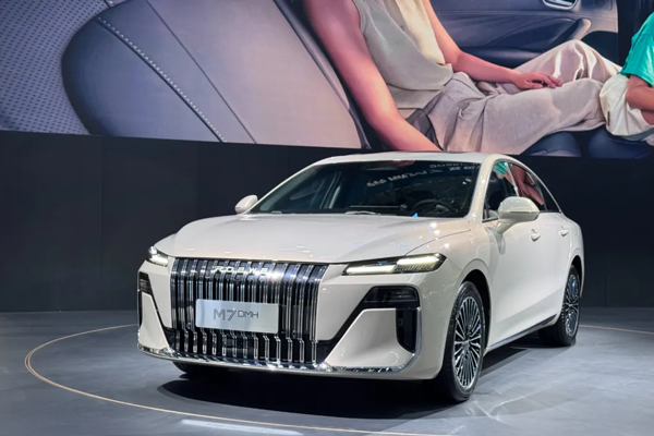 智能座艙的“終極答案”？榮威搭載豆包，讓所有車機(jī)一夜過(guò)時(shí)