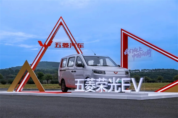 慢的根基，快的勢(shì)能：上汽集團(tuán)的變革轉(zhuǎn)型之道