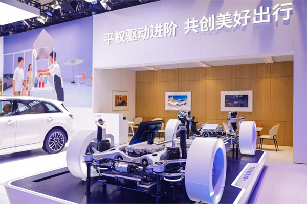 上汽集團的2025:誰家新燕啄春泥