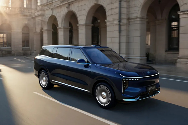 上汽再上一個臺階！創(chuàng)新技術落地，讓“向上”不再只靠喊口號